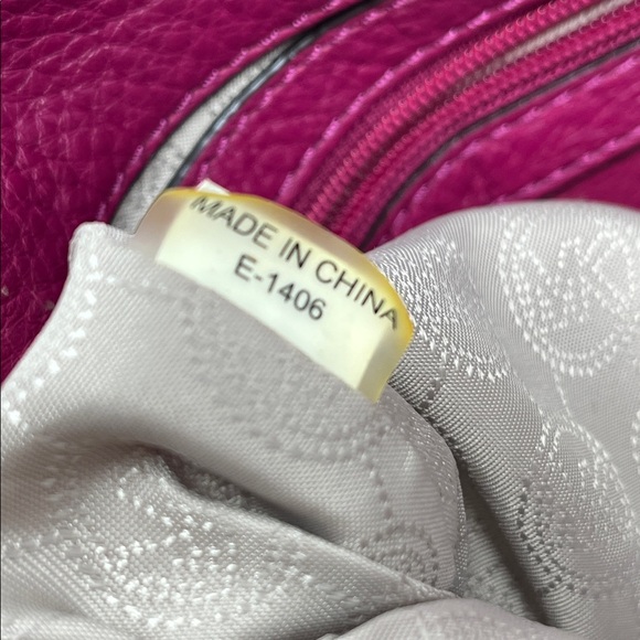 MICHAEL KORS BEDFORD PEBBLED LEATHER FLAP OVER SHOULDER BAG FUSCHIA CROSSBODY - Picture 11 of 17